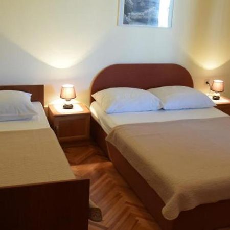 Apartment Julietta Pirovac Luaran gambar