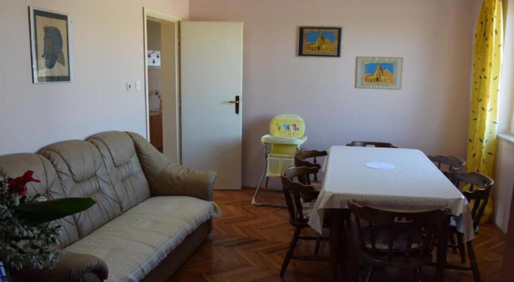 Apartment Julietta Pirovac Luaran gambar