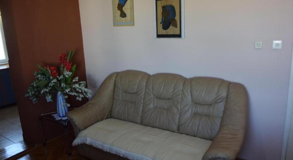 Apartment Julietta Pirovac Luaran gambar