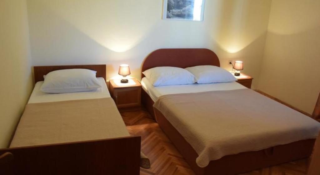Apartment Julietta Pirovac Luaran gambar