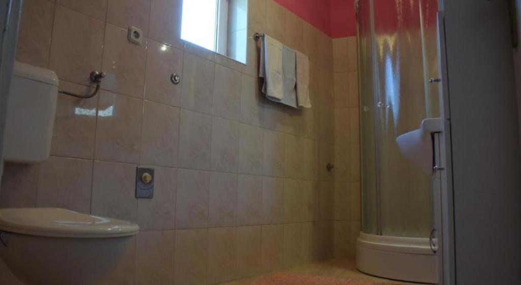 Apartment Julietta Pirovac Luaran gambar