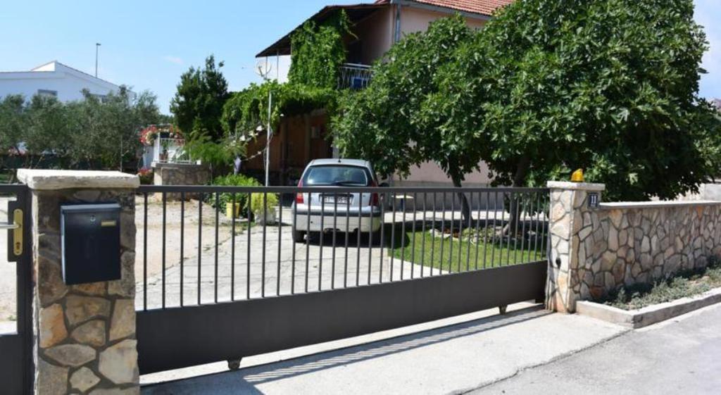 Apartment Julietta Pirovac Luaran gambar